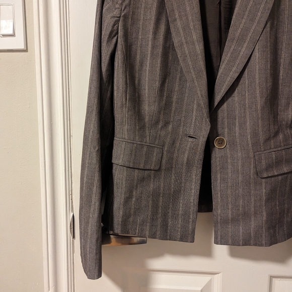 Anne Klein Gray Pinstripe One Button Wool Blend Stretchy Blazer (6P) - Picture 6 of 8